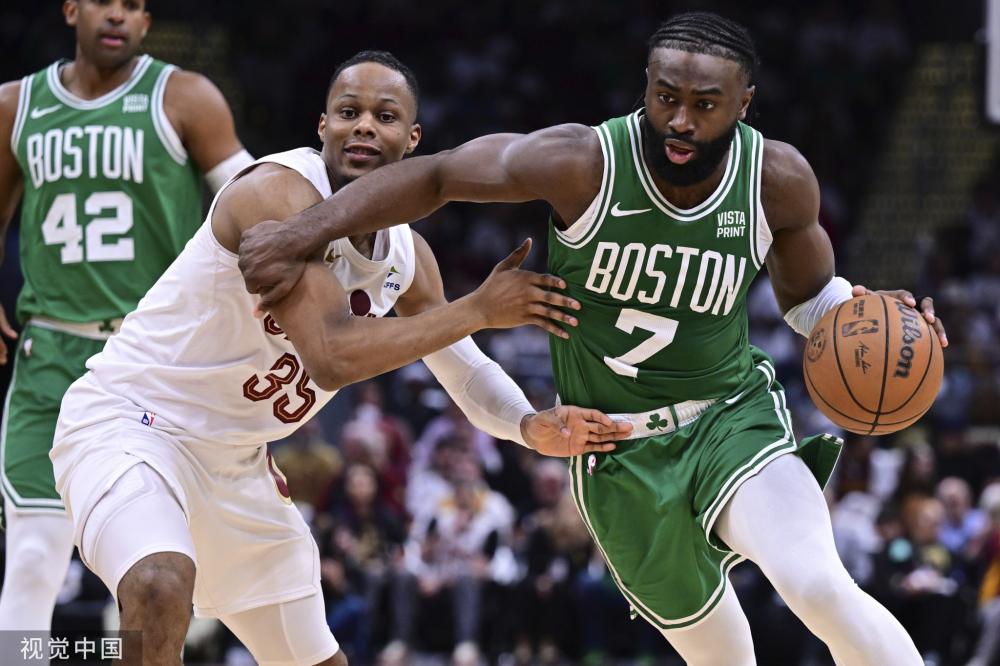 在赛事中屡 在赛事中屡